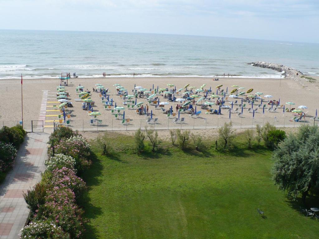 Casa Per Ferie Maria Assunta Hotel Lido di Jesolo Exterior foto
